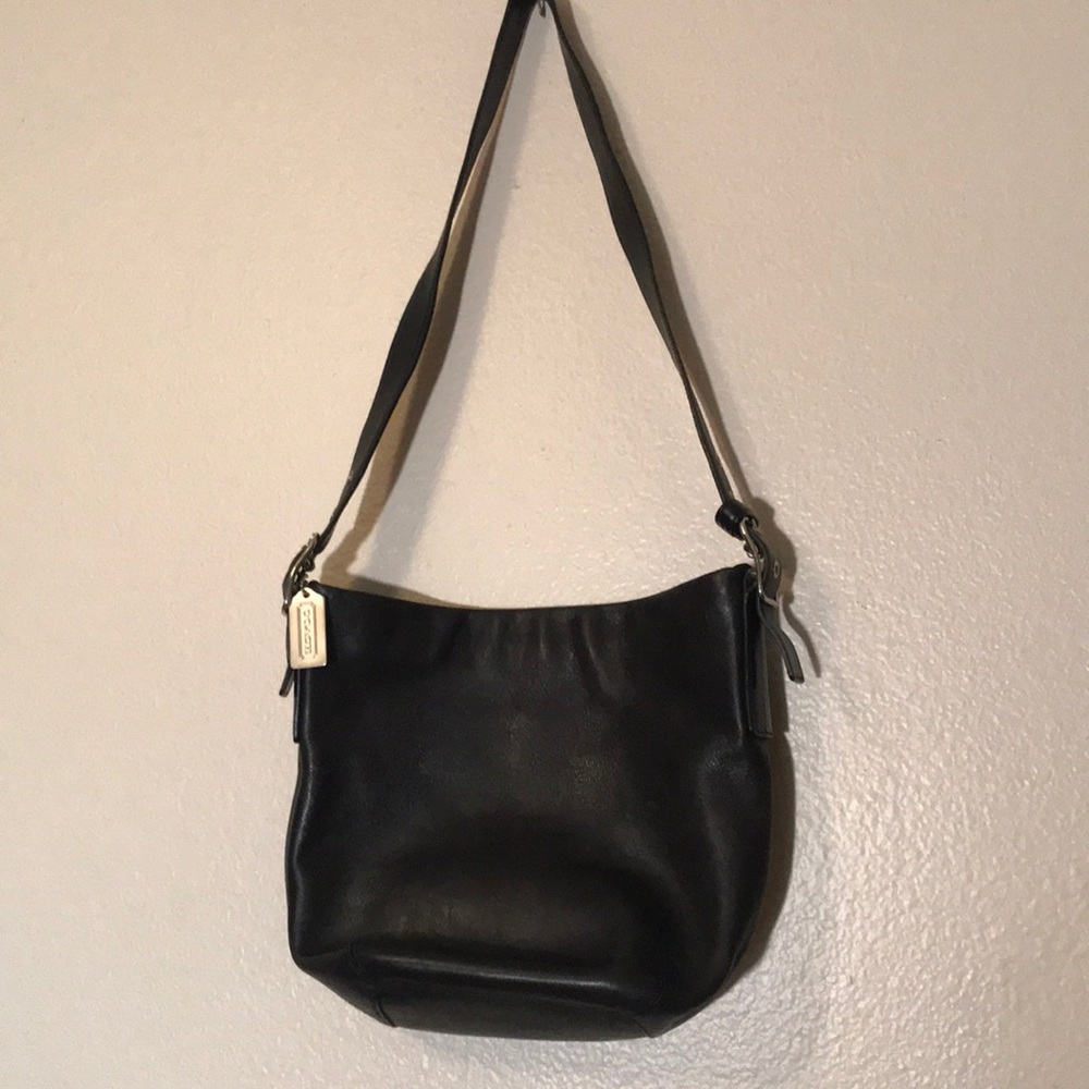 Coach classic shoulder bag black, silver hardware Y2K